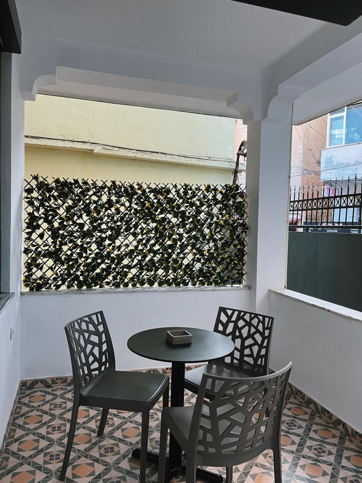 Clinton Tirana Inn Exterior foto