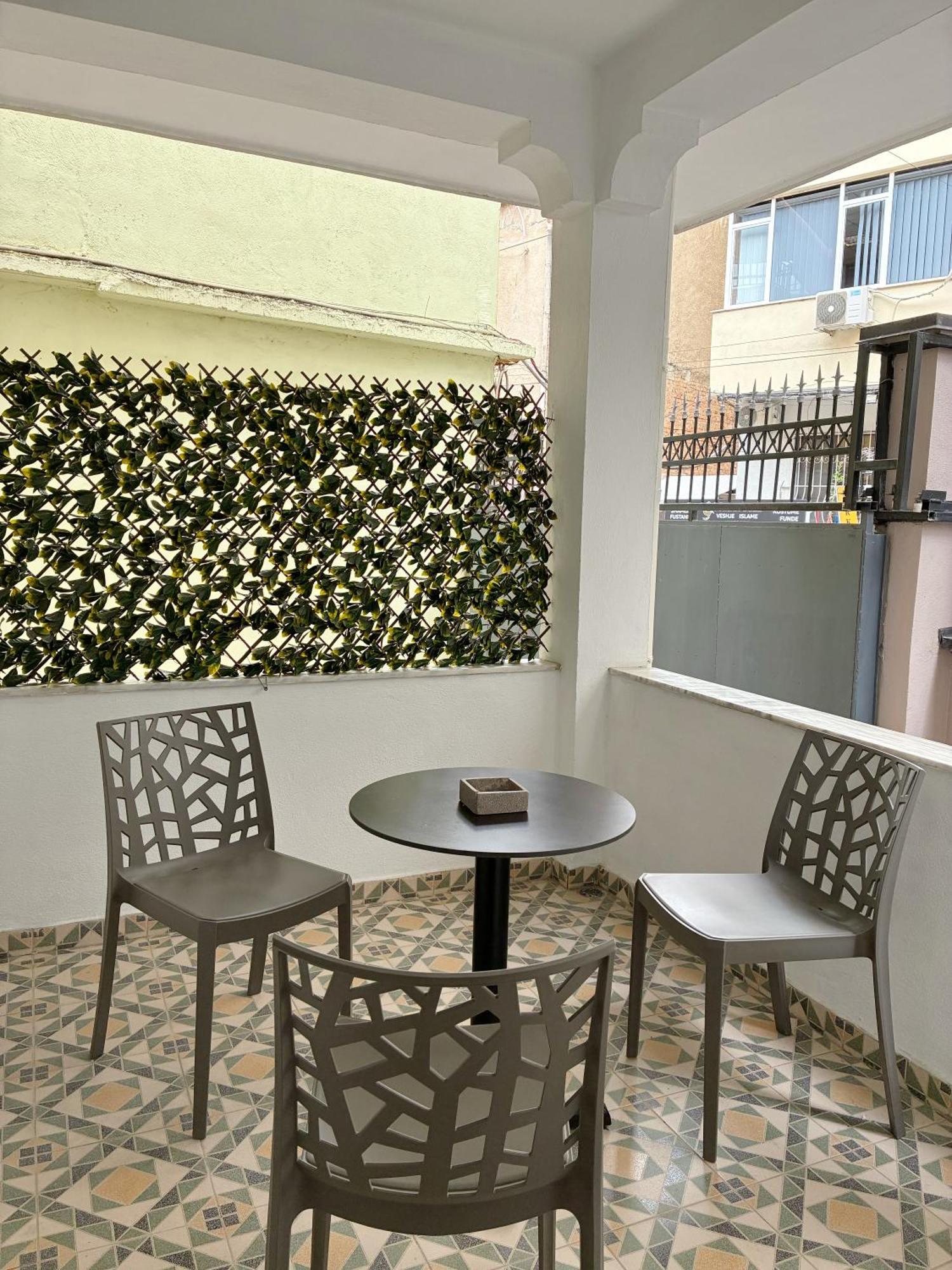 Clinton Tirana Inn Exterior foto